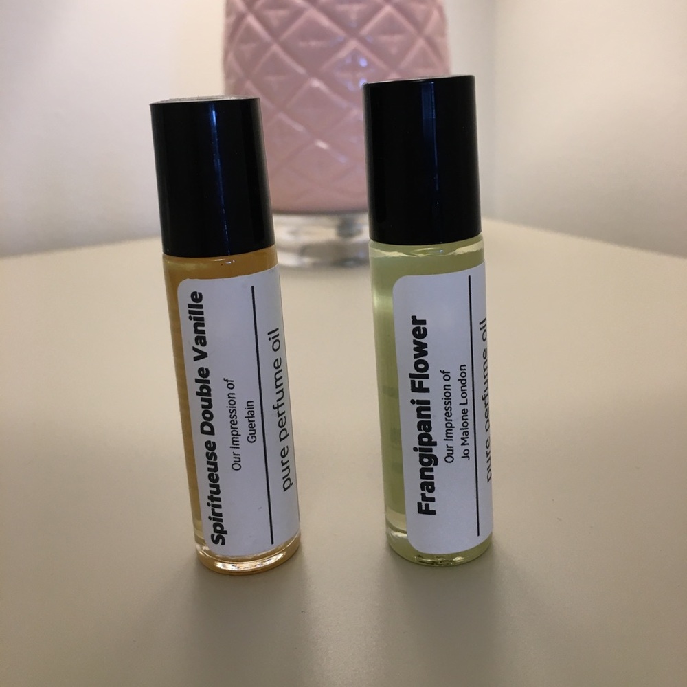 2 Oil Perfumery Rollerballs (full)